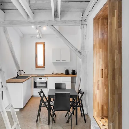 Tiny House, Podkrovní A S Výhledem Do Zahrady Apartamento Ostrava