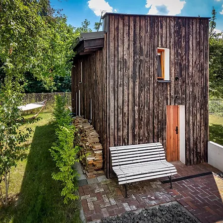 Tiny House, Podkrovní A S Výhledem Do Zahrady *