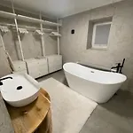 Tiny House, Podkrovni A S Vyhledem Do Zahrady Lejlighed Ostrava