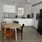 Tiny House, Podkrovni A S Vyhledem Do Zahrady Ostrava
