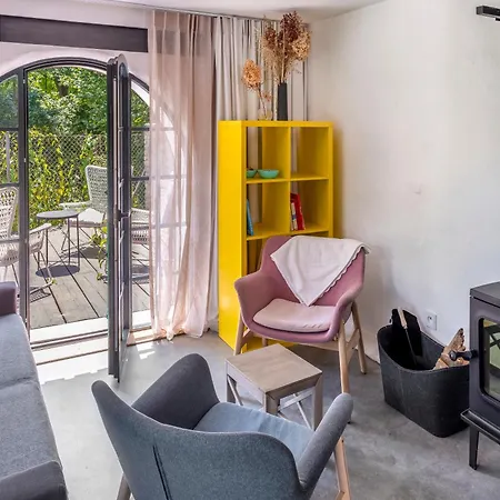 Tiny House, Podkrovni A S Vyhledem Do Zahrady Lejlighed *